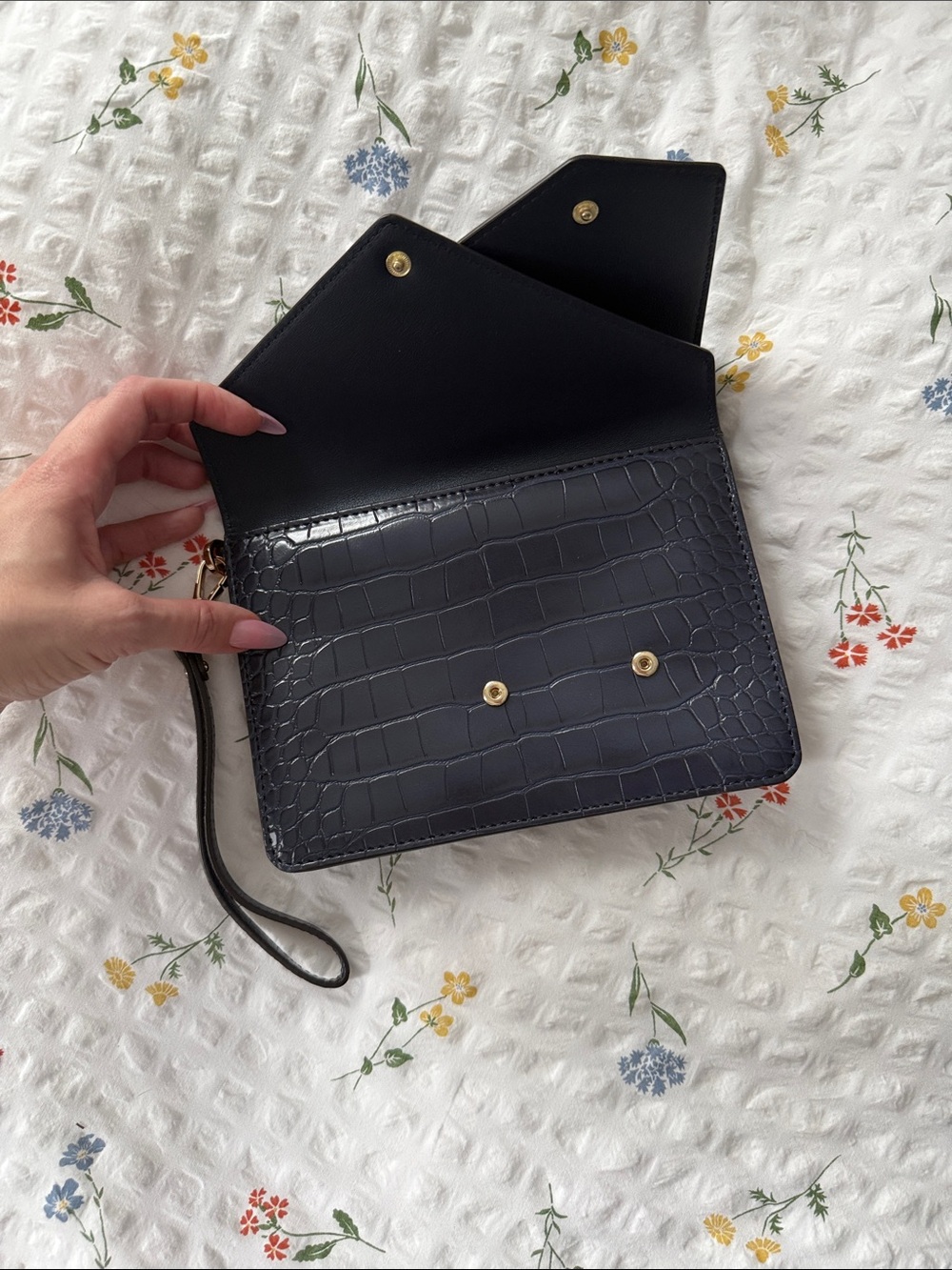 Michael Kors Navy Croc-Embossed Wristlet Envelope Clutch with Gold Hardware - Picture 4 of 6